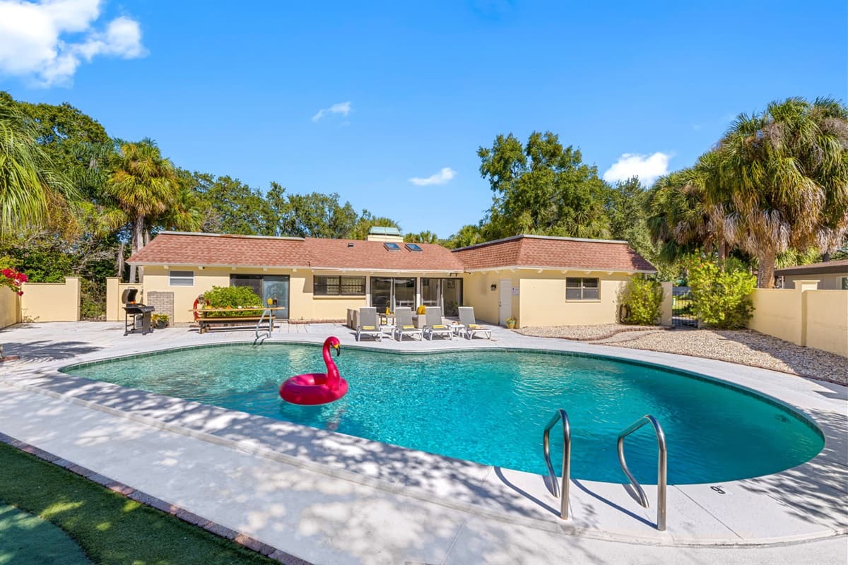 Experience the best of Florida living — palm trees, a private pool, and inviting outdoor spaces ideal for family time or quiet mornings.