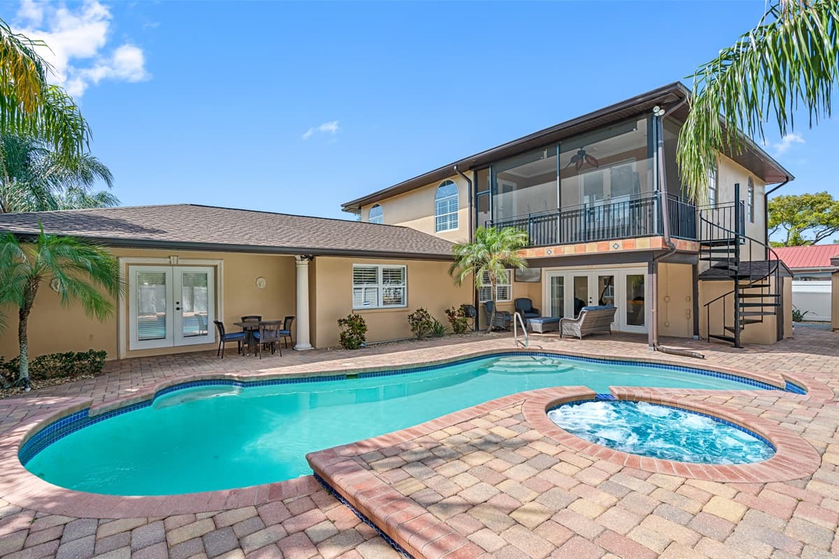 Whether you're seeking a peaceful retreat or a lively gathering with friends.
IMPORTANT NOTE: The spa isn’t a traditional hot tub. It has jets, but it’s designed more for relaxing than for a full hot tub or sauna experience.
