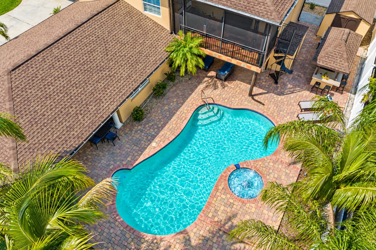 Take a refreshing swim in our inviting pool, or simply kick back and admire the stunning views of the surrounding area.