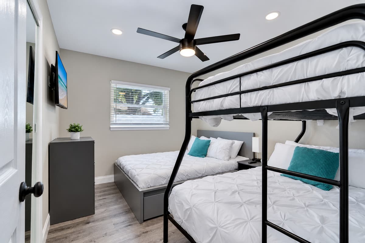 This impeccable room is great for kids who loves sleepovers or for small families who has small kids. If you love what you see, send us a message now!