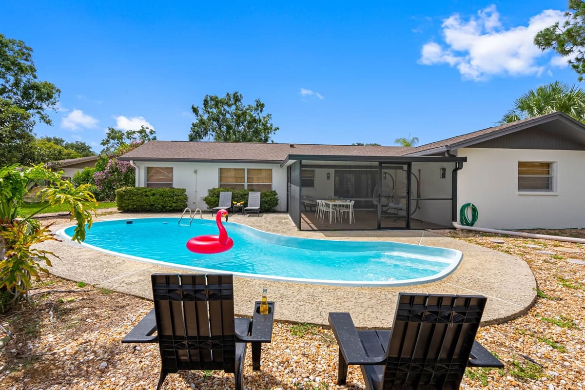 Surrounded by lush greenery and comfortable loungers, the pool area offers all-day sun and the kind of laid-back ambiance Florida is famous for.