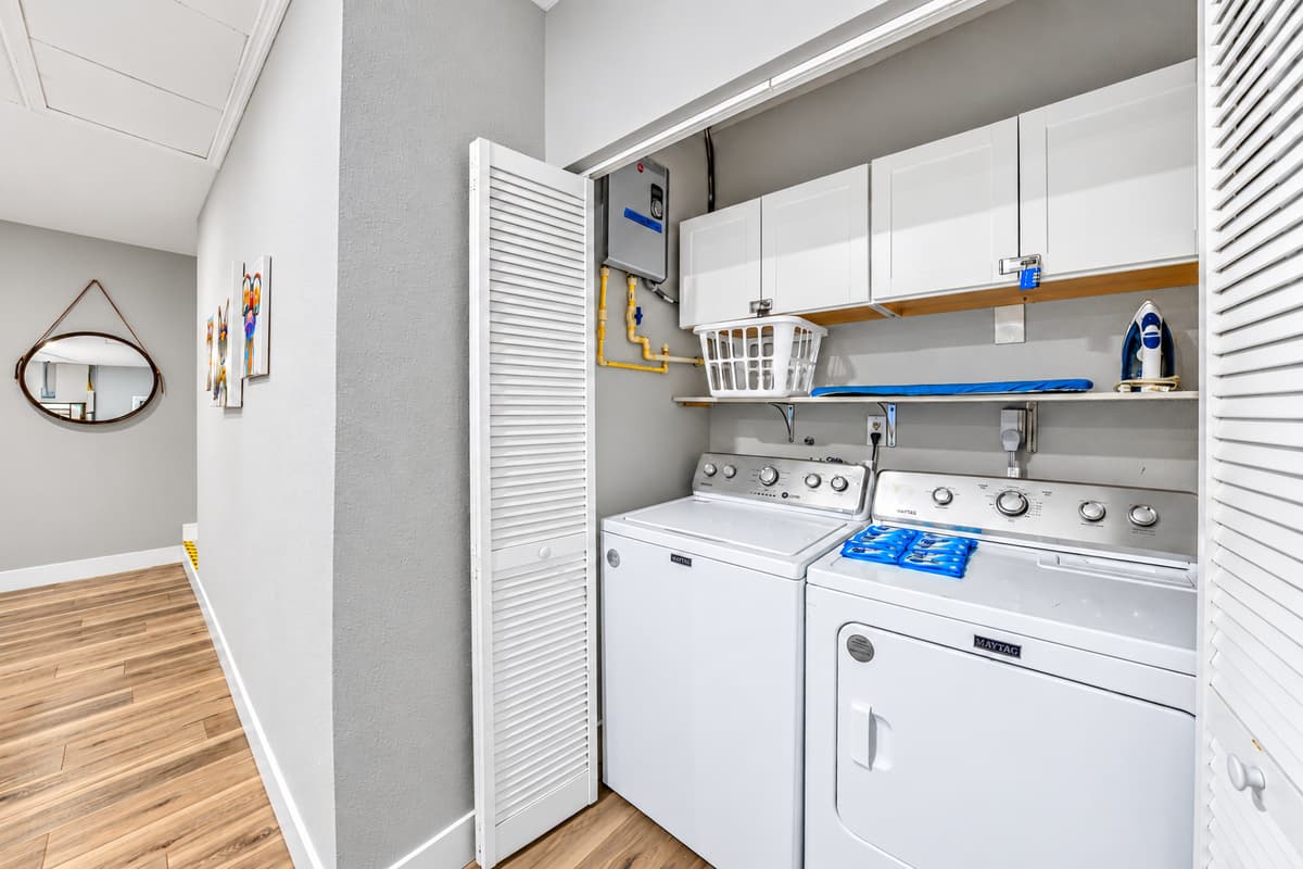 In-home washer and dryer make extended stays easy and convenient.