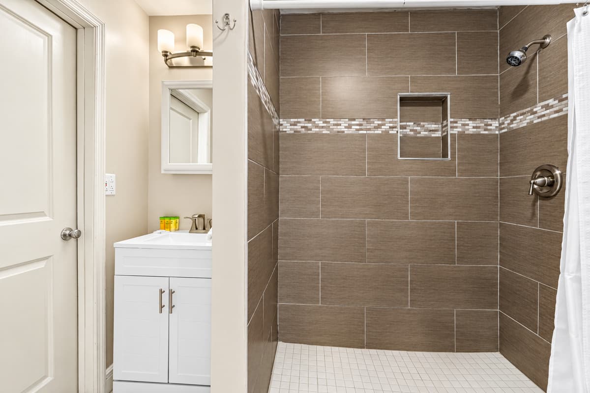 The roomy floor plan offers easy accessibility and comfort, whether you're traveling solo or with family.