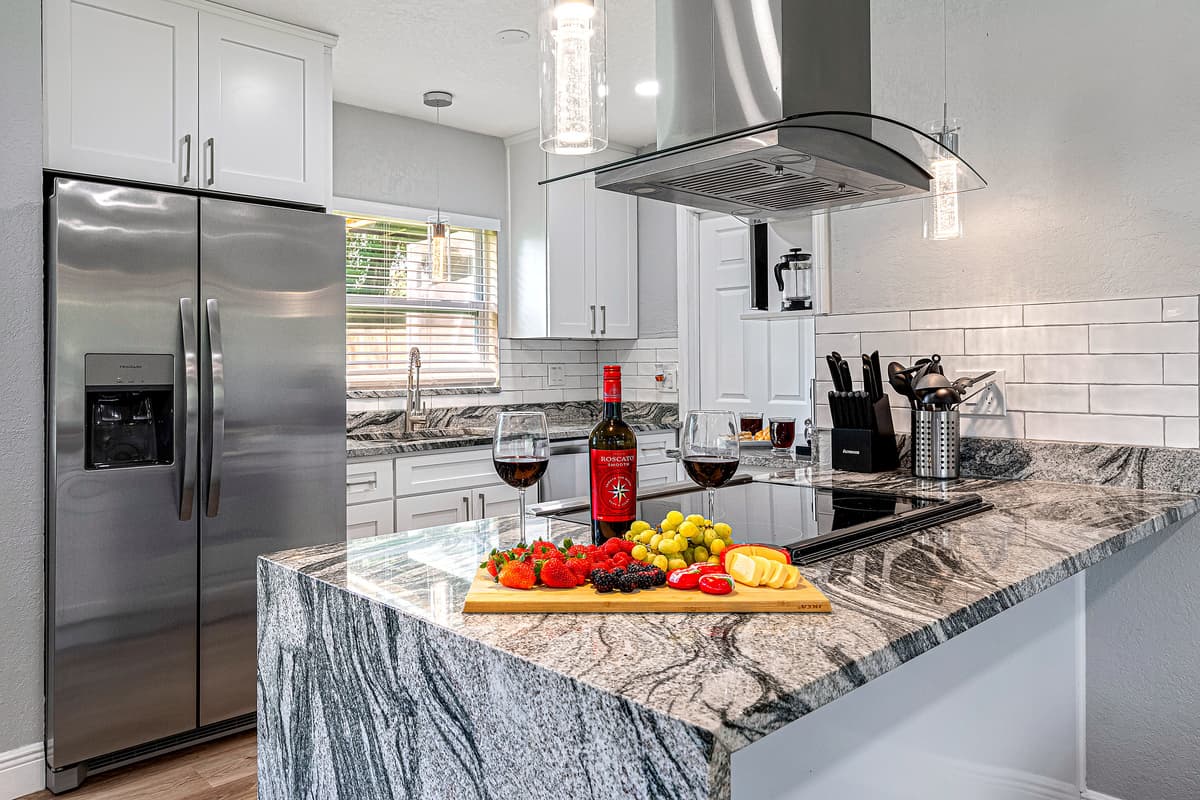 Make memories and great food in this beautiful property that has a modern fully equipped kitchen. Channel your inner chef and have great meals with family and friends.  If you are interested in this property, send us a message!