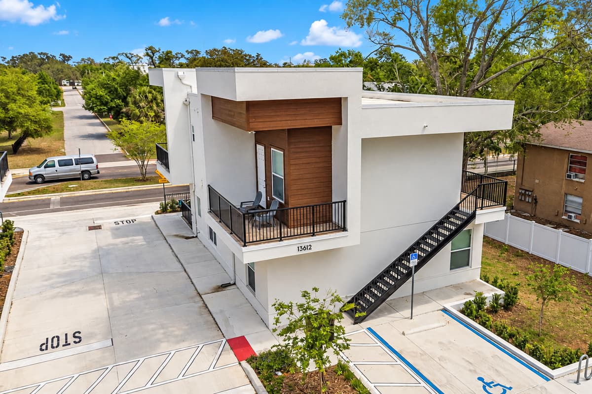 Arrive, park, unlock. Vacation starts. Parking sits right by the stairs to your entrance, and smart-lock self check-in means no front desk. Your code arrives 24 hours ahead, so you walk straight in any time after 4pm.