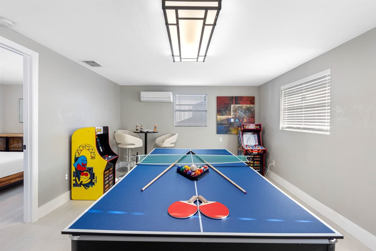 Enjoy playing competitive games with family and friends while staying with us. Have fun playing ping-pong in our spacious entertainment area.