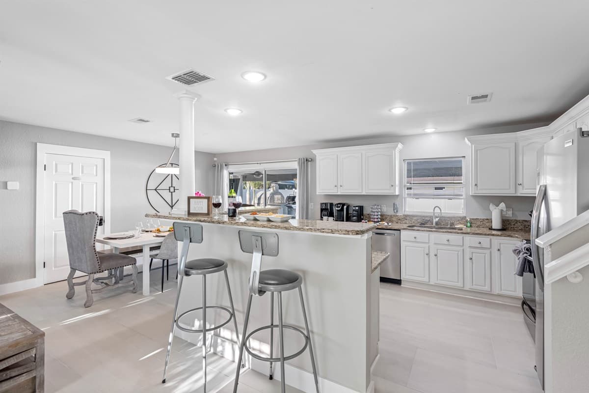 Our stunning, contemporary kitchen comes fully equipped with everything you need to unleash your inner chef. There's nothing quite like preparing and sharing homemade meals with your loved ones.