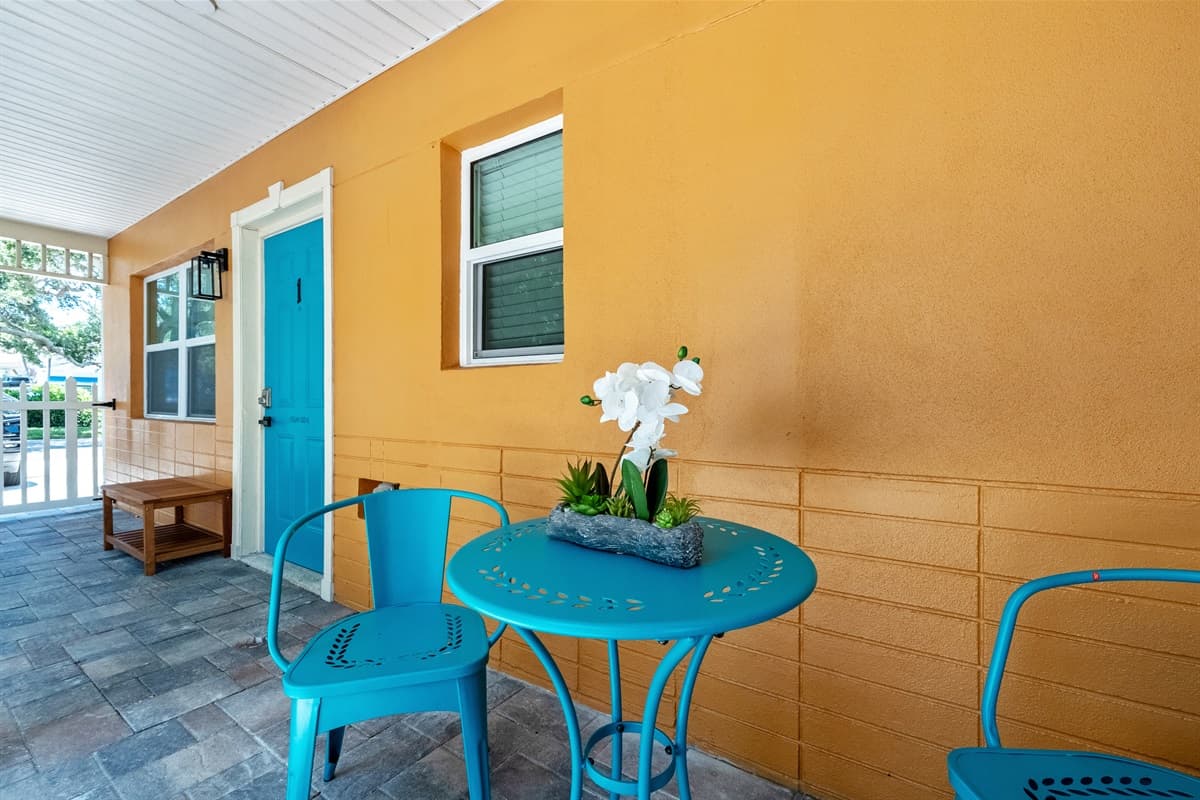 This beautifully designed area is the perfect setting for all your outdoor activities.