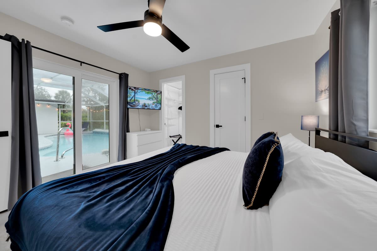Wake up, look left, and vacation is already visible!