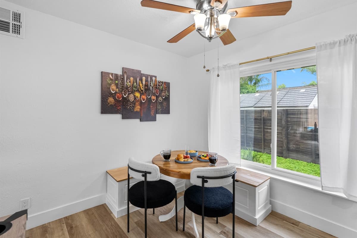 Game Room - Dining Nook