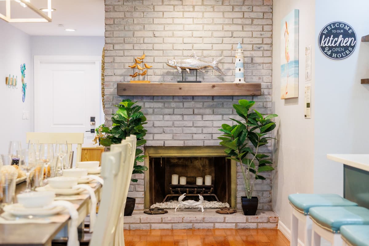 Dining and kitchen details at Flamingo Palms.