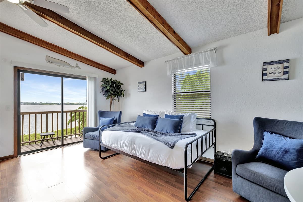 With convenient access to the veranda, you can effortlessly transition between indoor and outdoor living, immersing yourself in the natural beauty that surrounds you.