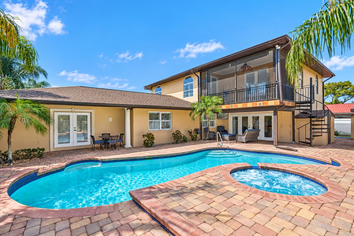Whether you're seeking a peaceful retreat or a lively gathering with friends.
IMPORTANT NOTE: The spa isn’t a traditional hot tub. It has jets, but it’s designed more for relaxing than for a full hot tub or sauna experience.