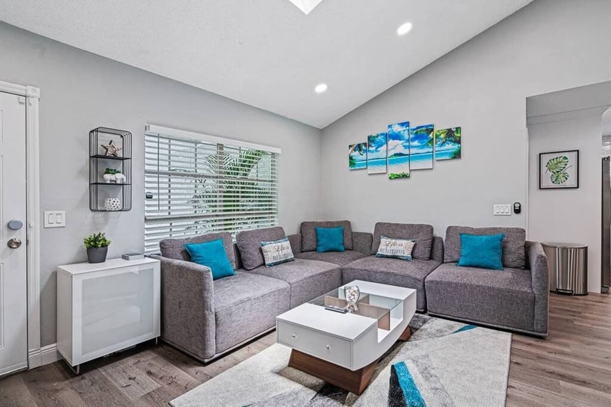 Our elegant L-shaped modern couch is very comfortable, and it can seat 8 to 10 people. Catch up with loved ones or watch your favorite Netflix series while relaxing. If you think this property suits your needs, send us an  inquiry now!