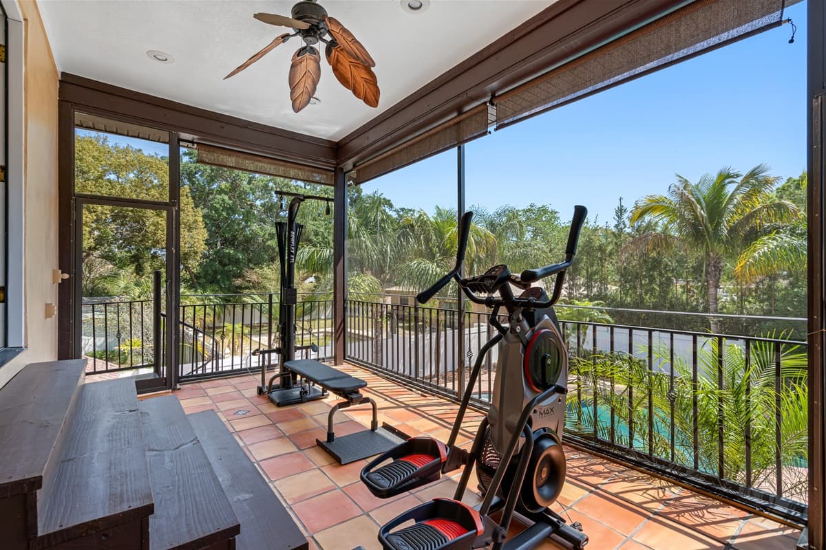 With cutting-edge equipment, and amazing scenery upfront, our gym is the perfect place to reach your health and wellness goals.