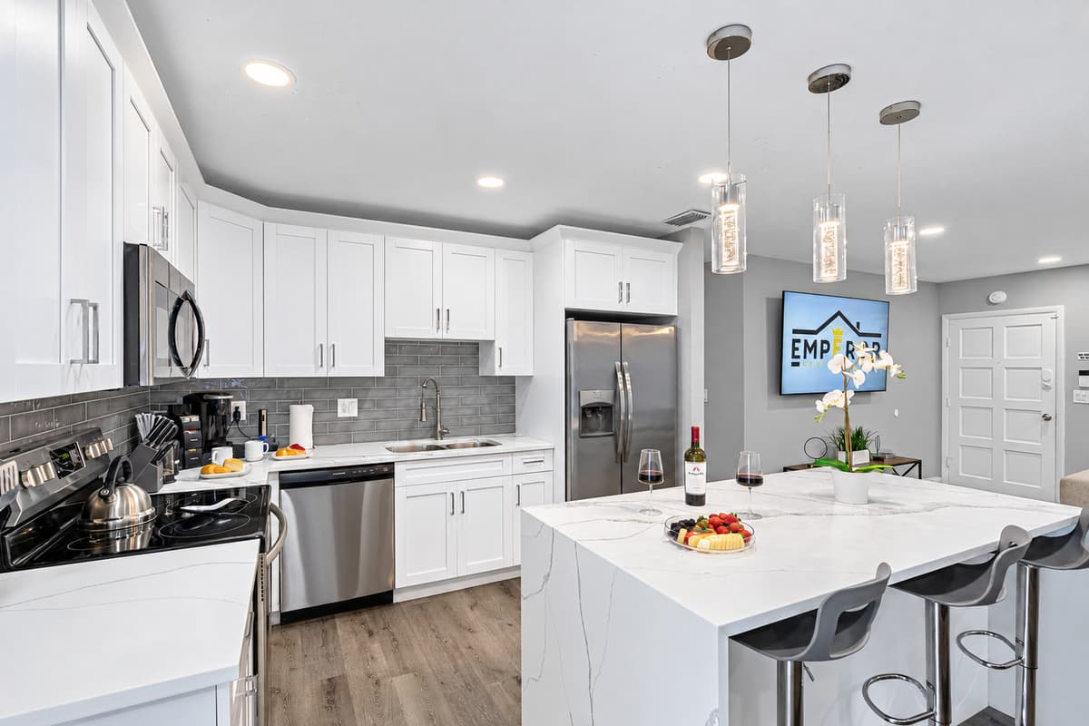 Prepare and cook food without feeling cramped  in our wonderful spacious and fully equipped kitchen. Nothing beats a home cooked meal with family and friends. If you like this property, send us an inquiry right away!