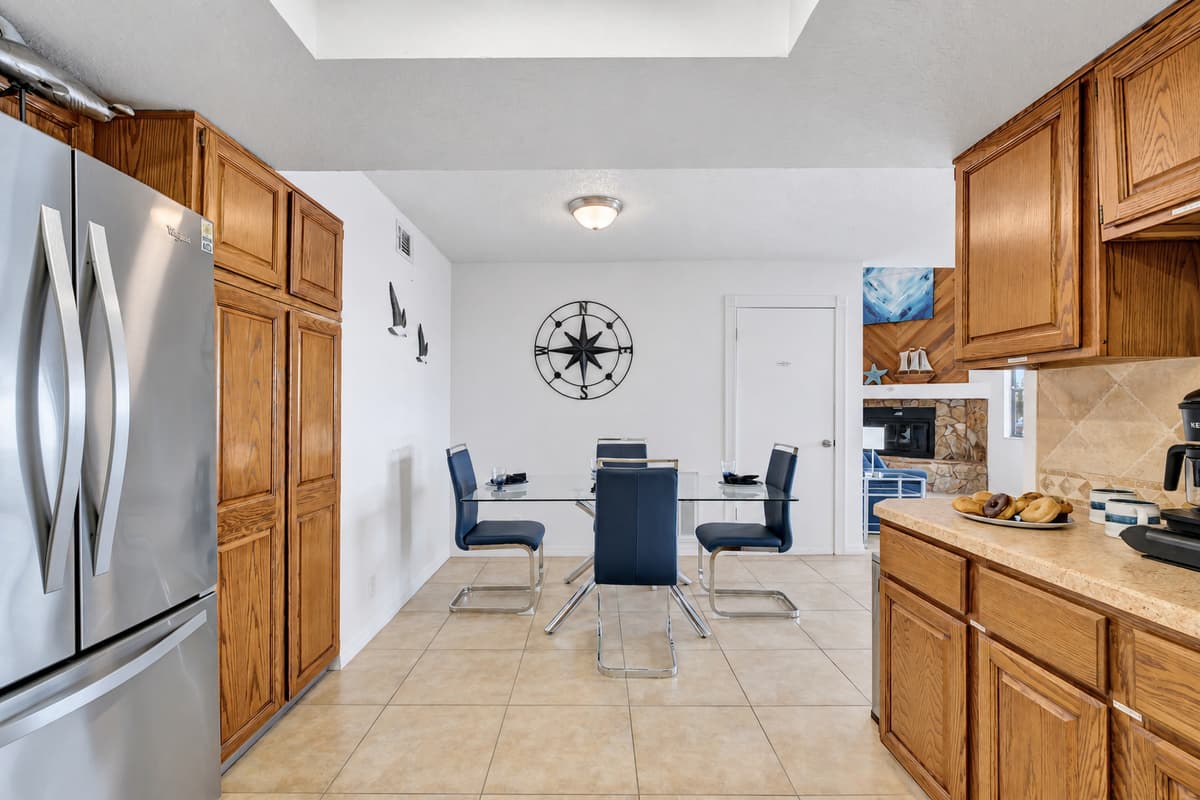 This well-appointed space is meticulously designed to cater to your every cooking need, ensuring that every meal preparation is a delightful experience.