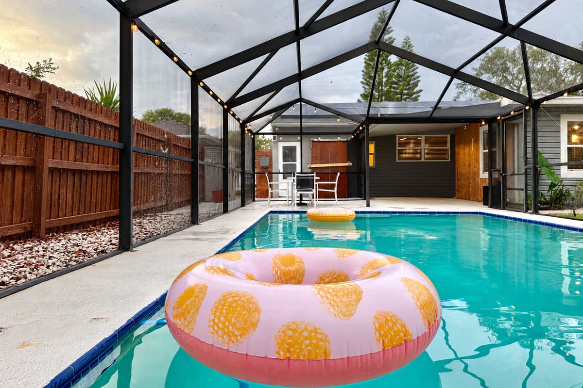 Safe, enclosed, and splash-ready—perfect for pool games with the kids or a relaxing glass of wine at sunset.