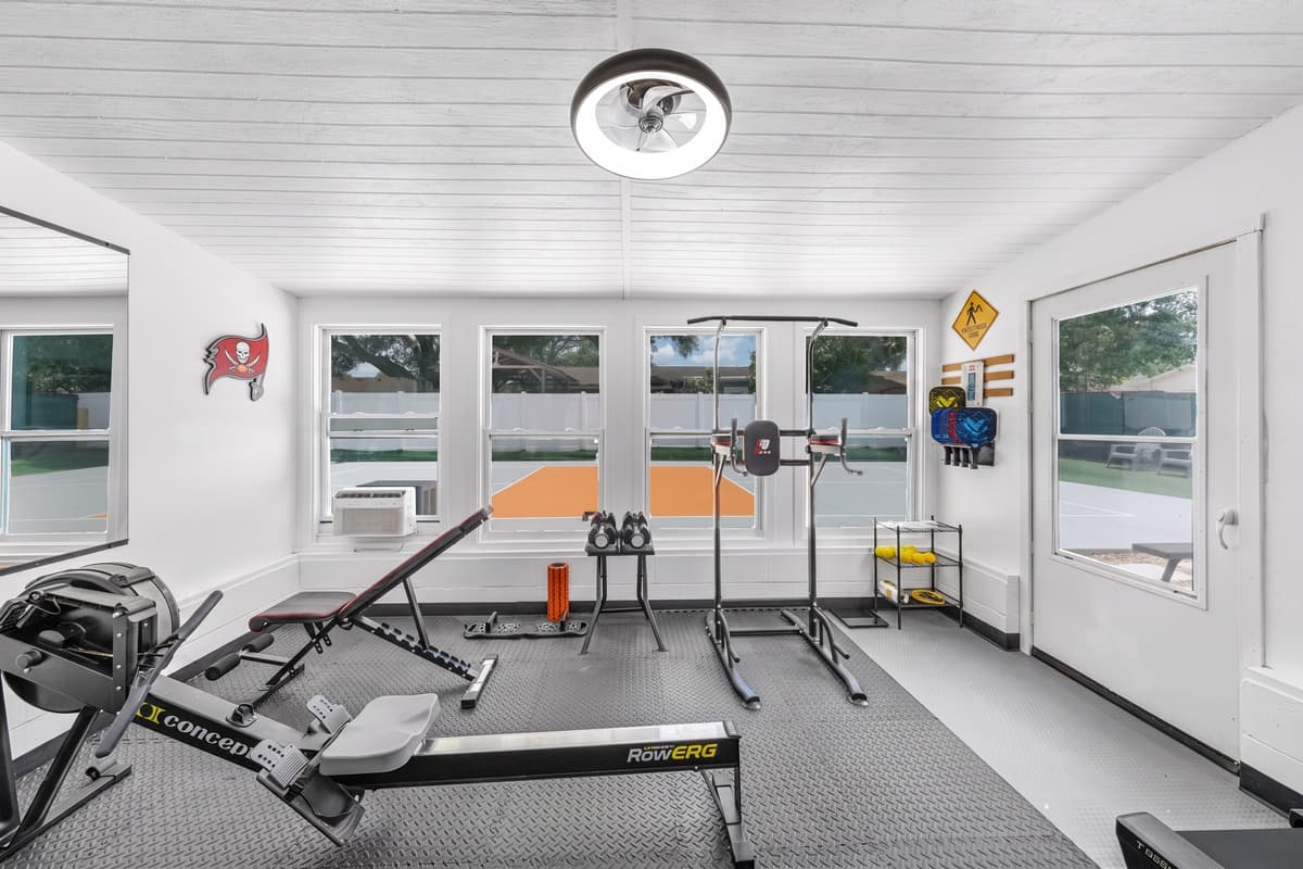 Maintain your momentum and crush your fitness goals on holiday. Our dedicated, premium home gym makes keeping your routine effortless and motivating.