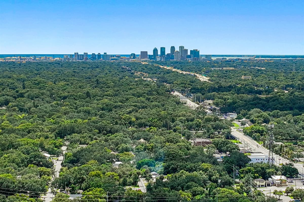 Incredible aerial view of our safe and wonderful neighborhood. Enjoy the view outside showcasing beautiful properties in the area. Do you like this property? Don't hesitate and send us an inquiry as soon as possible!
