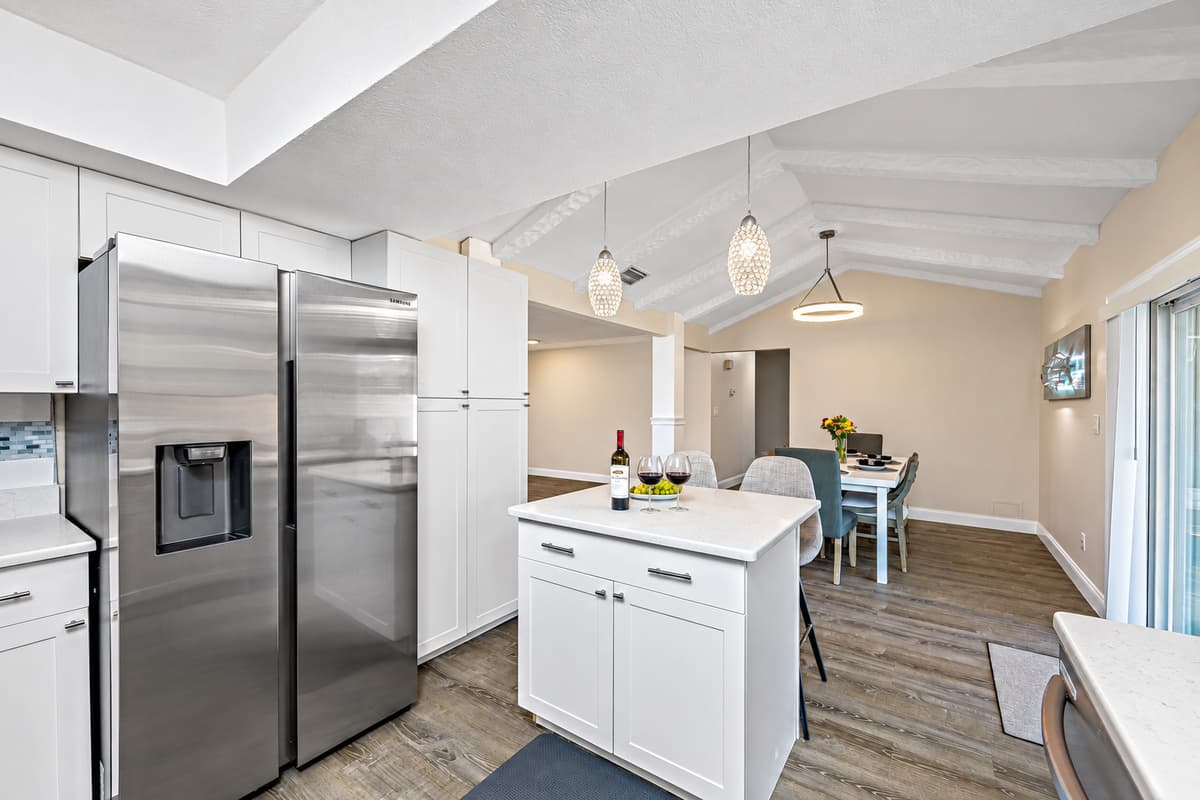 Never worry about where to store foods you've prepared for the entire trip. This beautiful property has a huge modern refrigerator to store foods and beverages. If you think this property suits your needs, send us a message now!