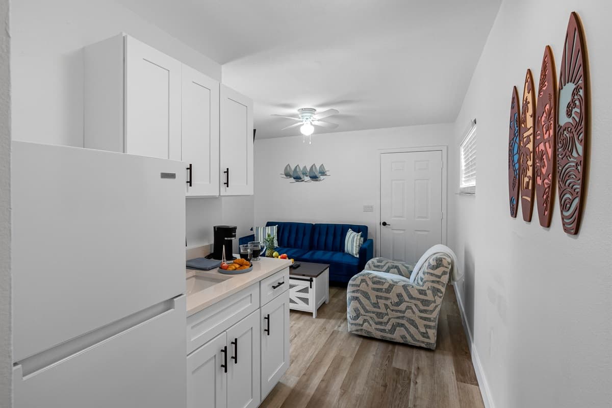 Sleek, self-contained studio space with its own private entrance, making it ideal for long stays, work trips, or romantic escapes.