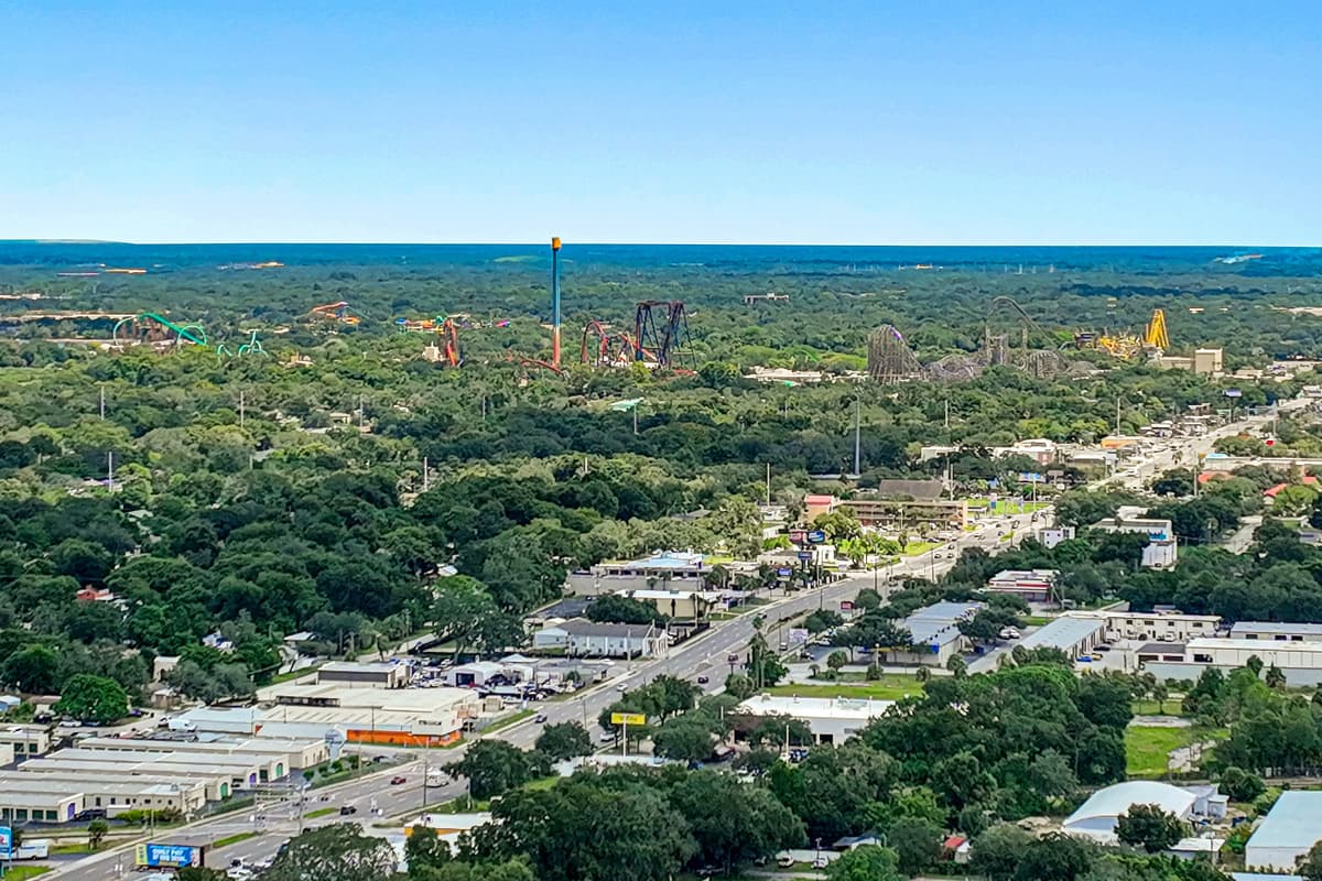 Incredible aerial view of our safe and wonderful neighborhood. Enjoy the view outside showcasing beautiful properties in the area. Do you like this property? Don't hesitate and send us an inquiry as soon as possible!