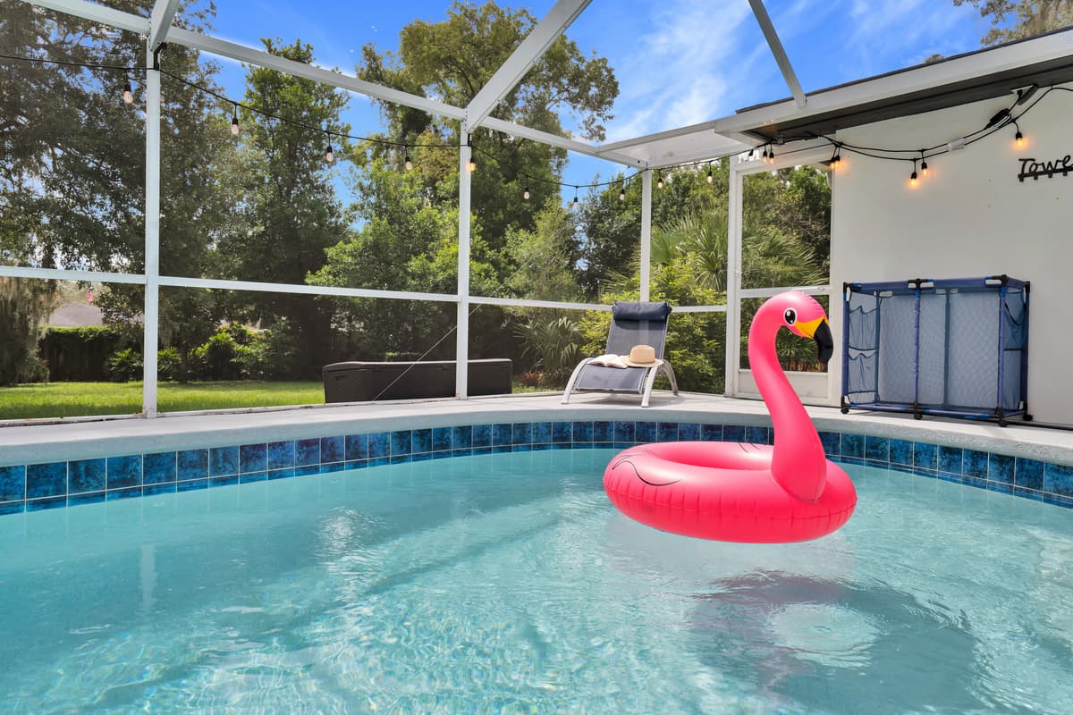 Pool days, warm sunshine, and that feeling of being exactly where you want to be.