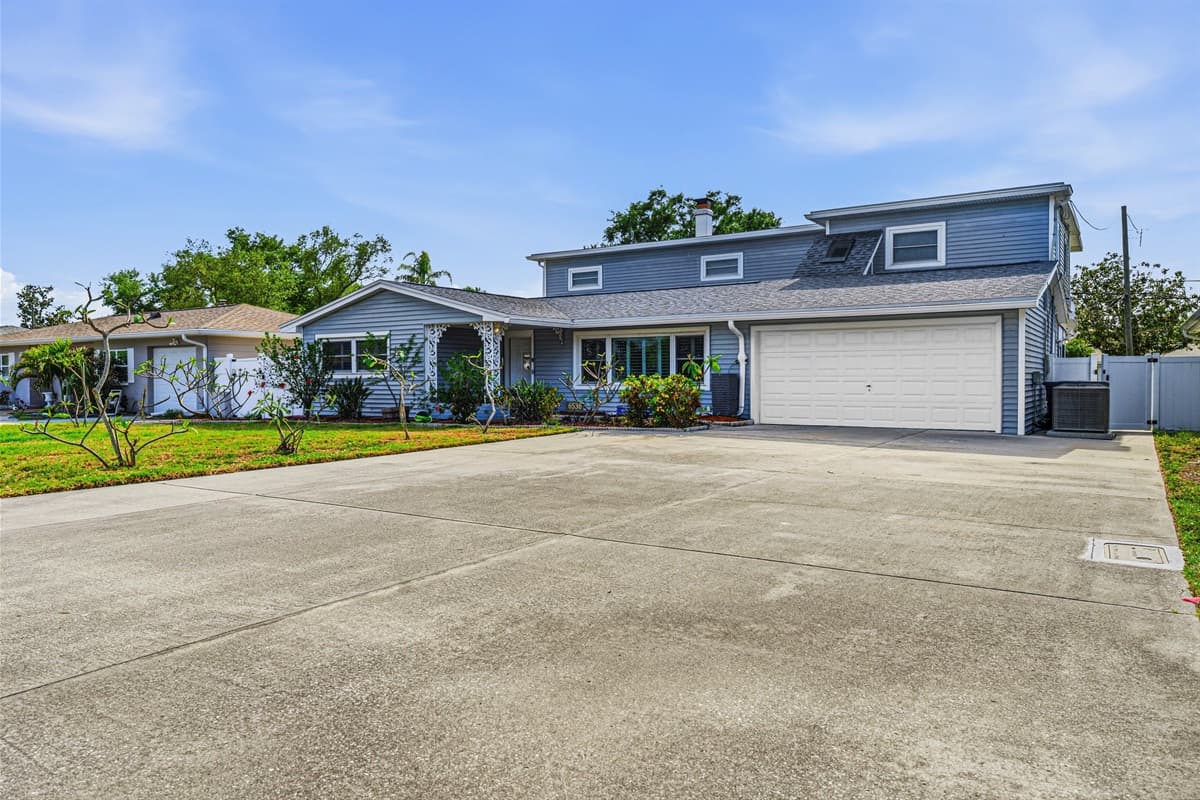 Spacious Driveway