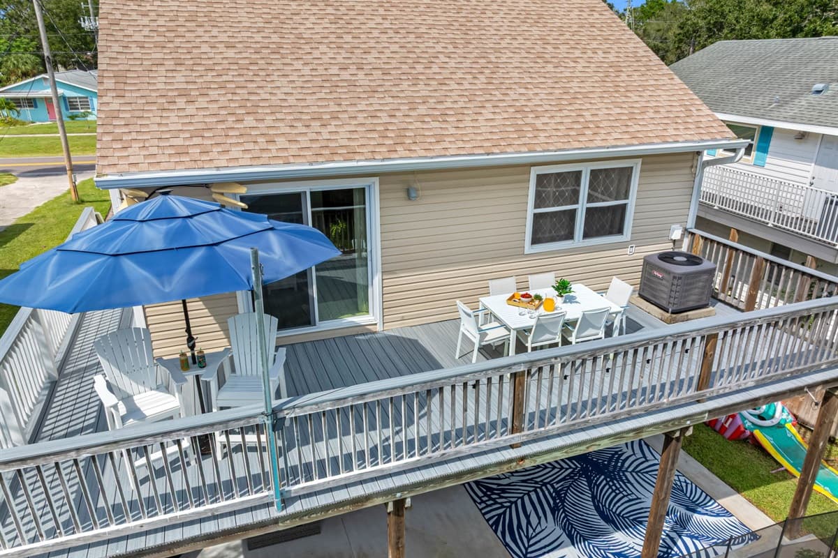 This spacious terrace is perfect for morning coffee, sunset drinks, or stargazing at night.