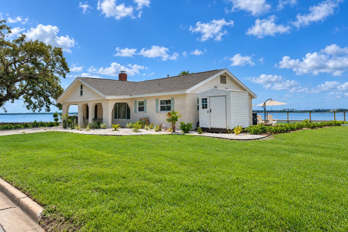 Bayview exterior and front entry in Clearwater.