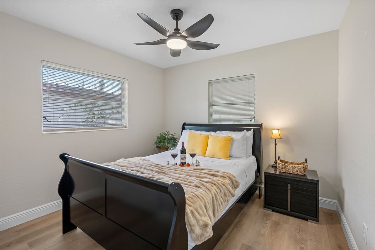 The mattress is soft yet supportive, complemented by high-quality linens, fluffy pillows, and a cozy comforter to ensure a restful night’s sleep.