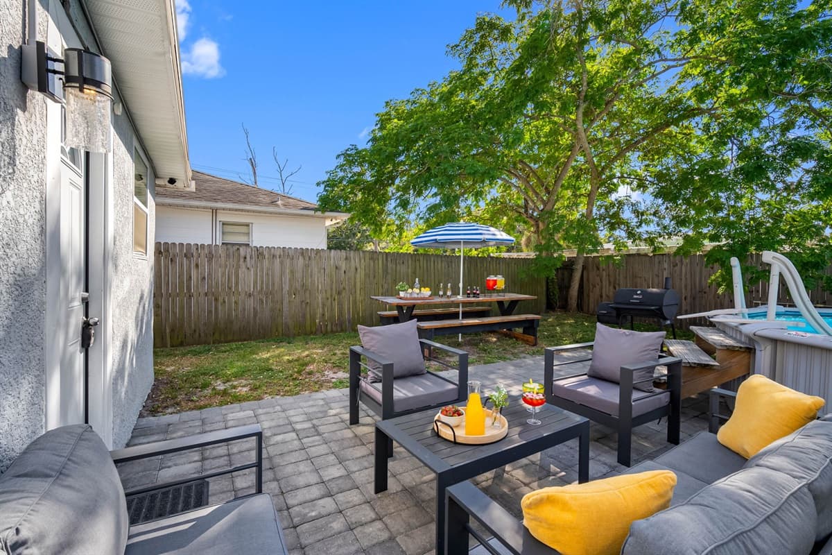 From sunny afternoons to twilight evenings, this backyard shines any time of day.