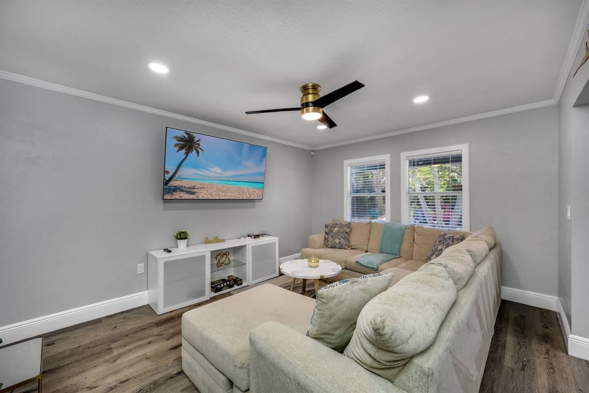 Immaculate interior design and cozy feels in our living area. Imagine a trip with loved ones with this ambiance and location. You'd surely have a lot of fun! 