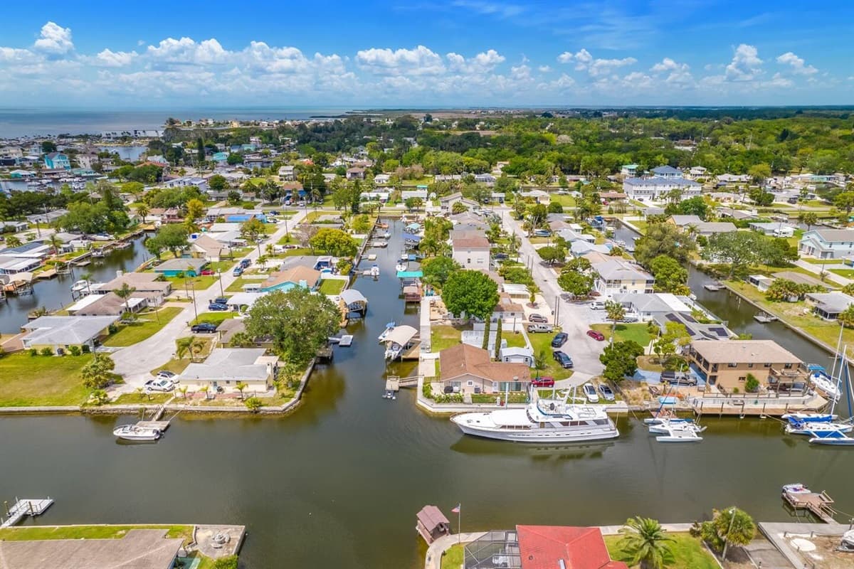 Aerial view of the neighborhood and the beautiful spots in the area surrounding the property. Who wouldn't love that? Have questions? Send us a message now!