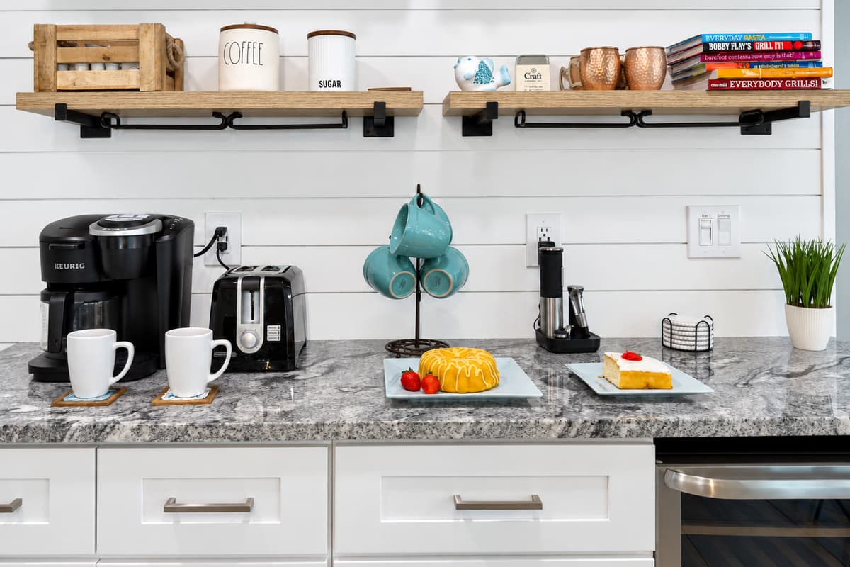 A modern kitchen that’s as functional as it is beautiful — ideal for preparing meals or simply enjoying good company.