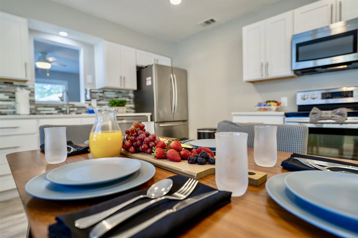 This intimate setting is perfect for enjoying delicious meals with family or friends while providing a sense of togetherness.