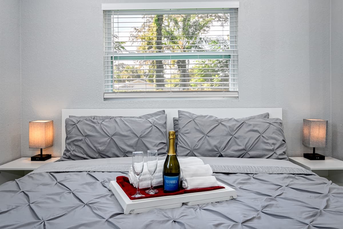 Relax while creating wonderful memorires with family and friends! This amazing room has a king-size bed, full length mirror closet, and its own TV. Book this property now!