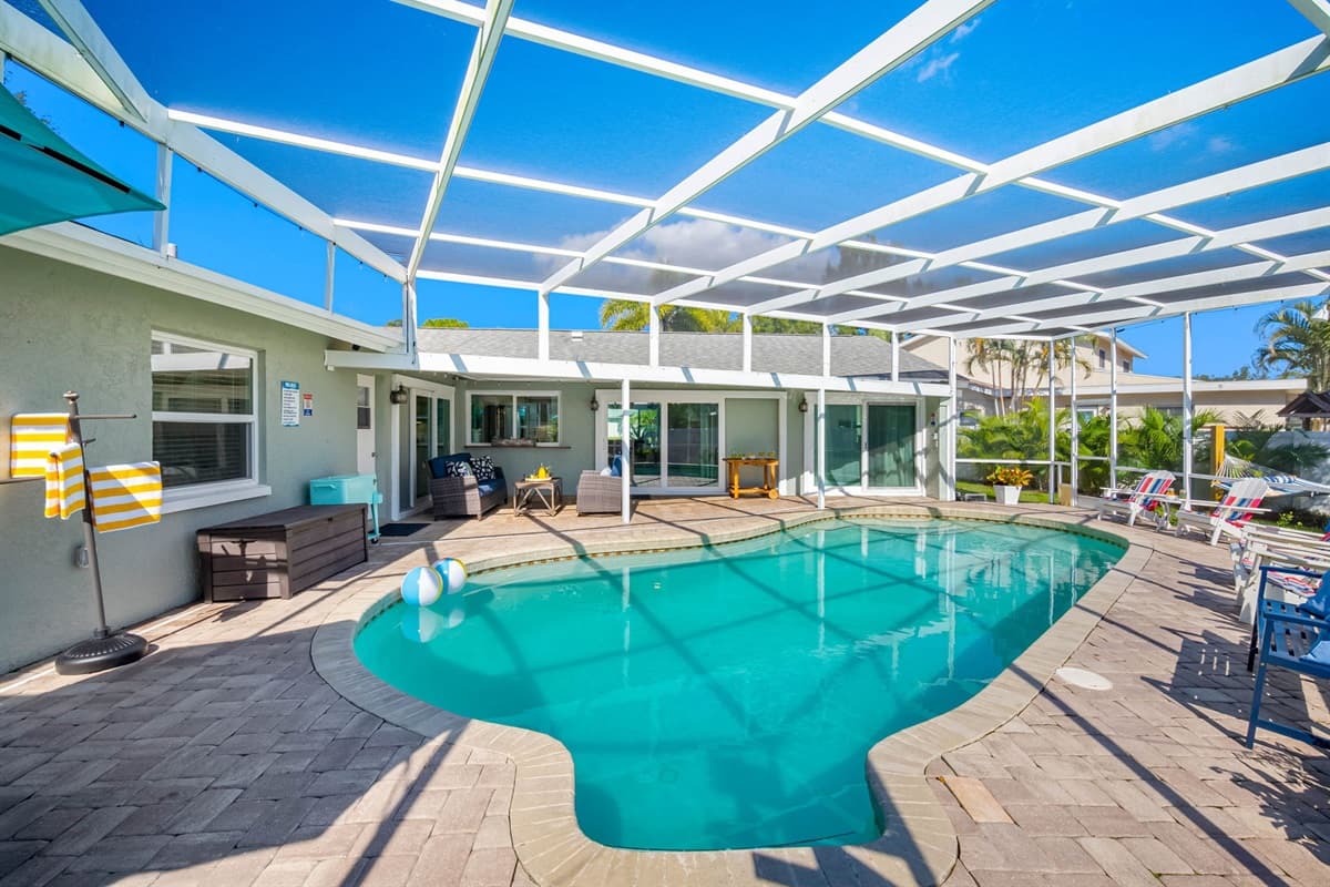 From sunny afternoons to romantic evenings, the softly lit pool area sets the tone for every occasion. The warm glow of string lights creates a magical nighttime atmosphere.