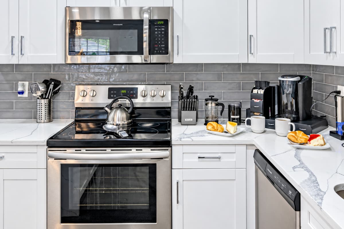 Do you love to bake? Or just love cooking in general? Our spacious and modern kitchen has an oven you can use during your stay! Book with us now!