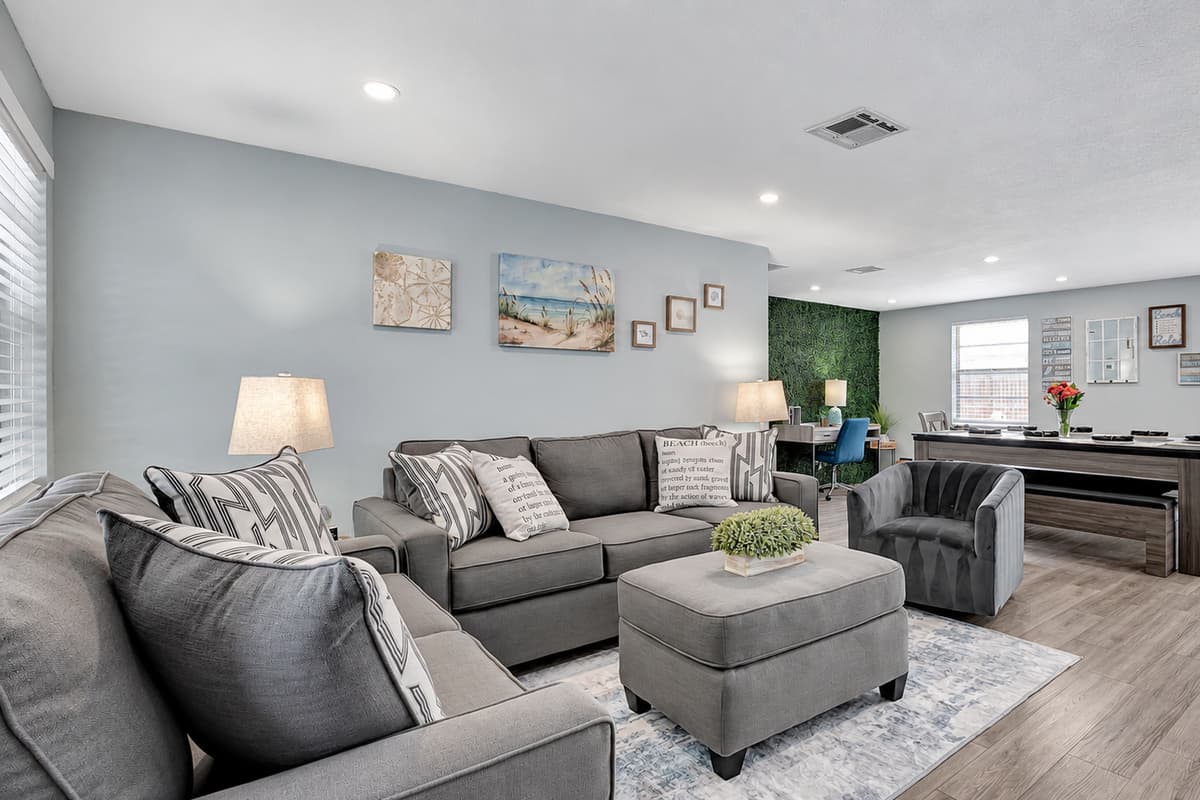 Relaxation and sophistication effortlessly blend together.