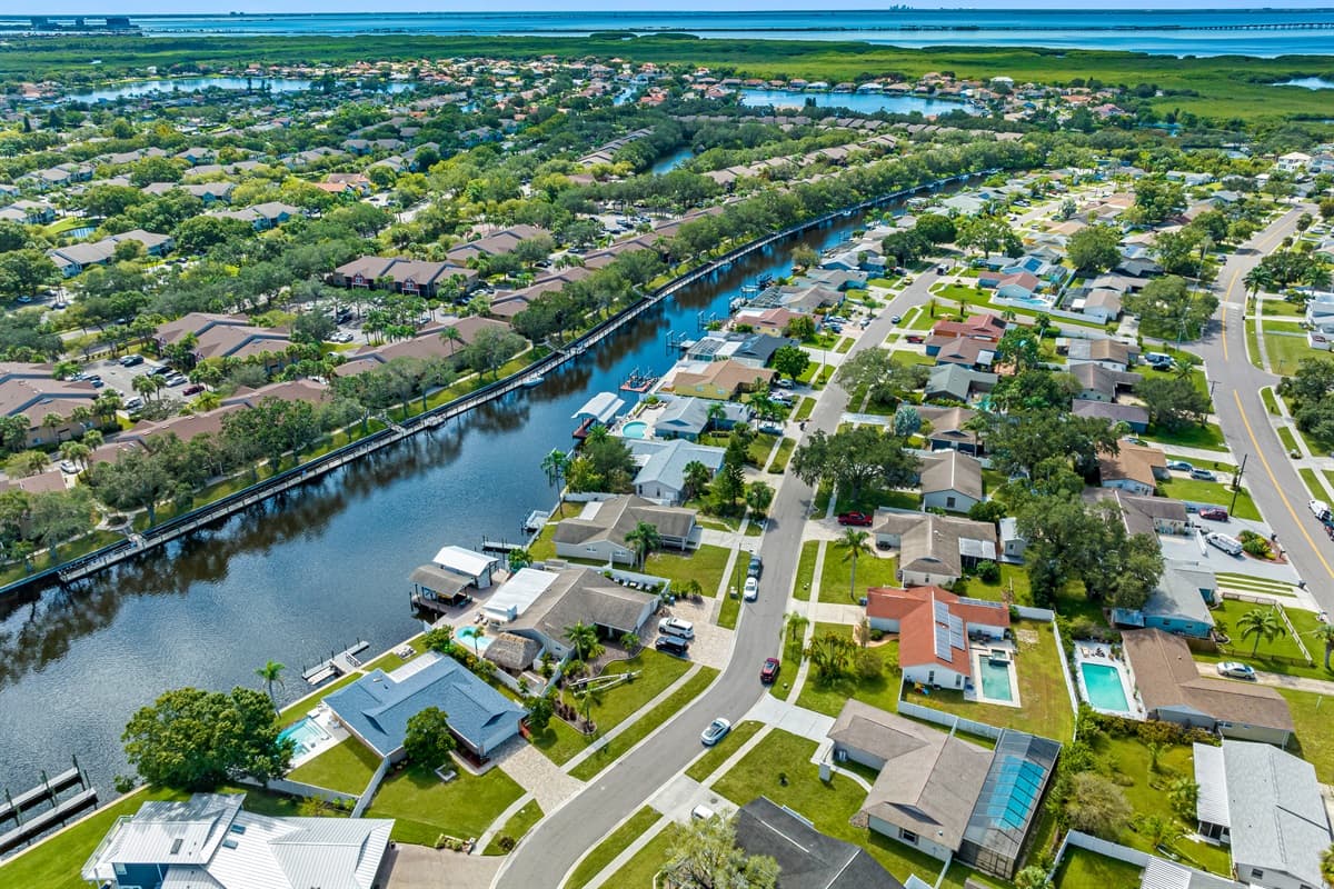 Aerial view of the neighbourhood and the beautiful spots in the area surrounding the property. Who wouldn't love that? Have questions? Send us a message now!