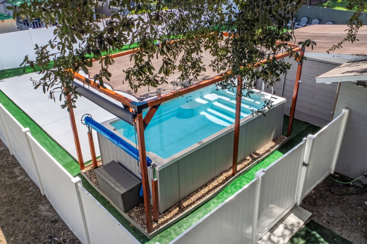 Find your perfect chill spot from the Florida sun. Dive into these cool waters under the comfort of a private, shaded pergola