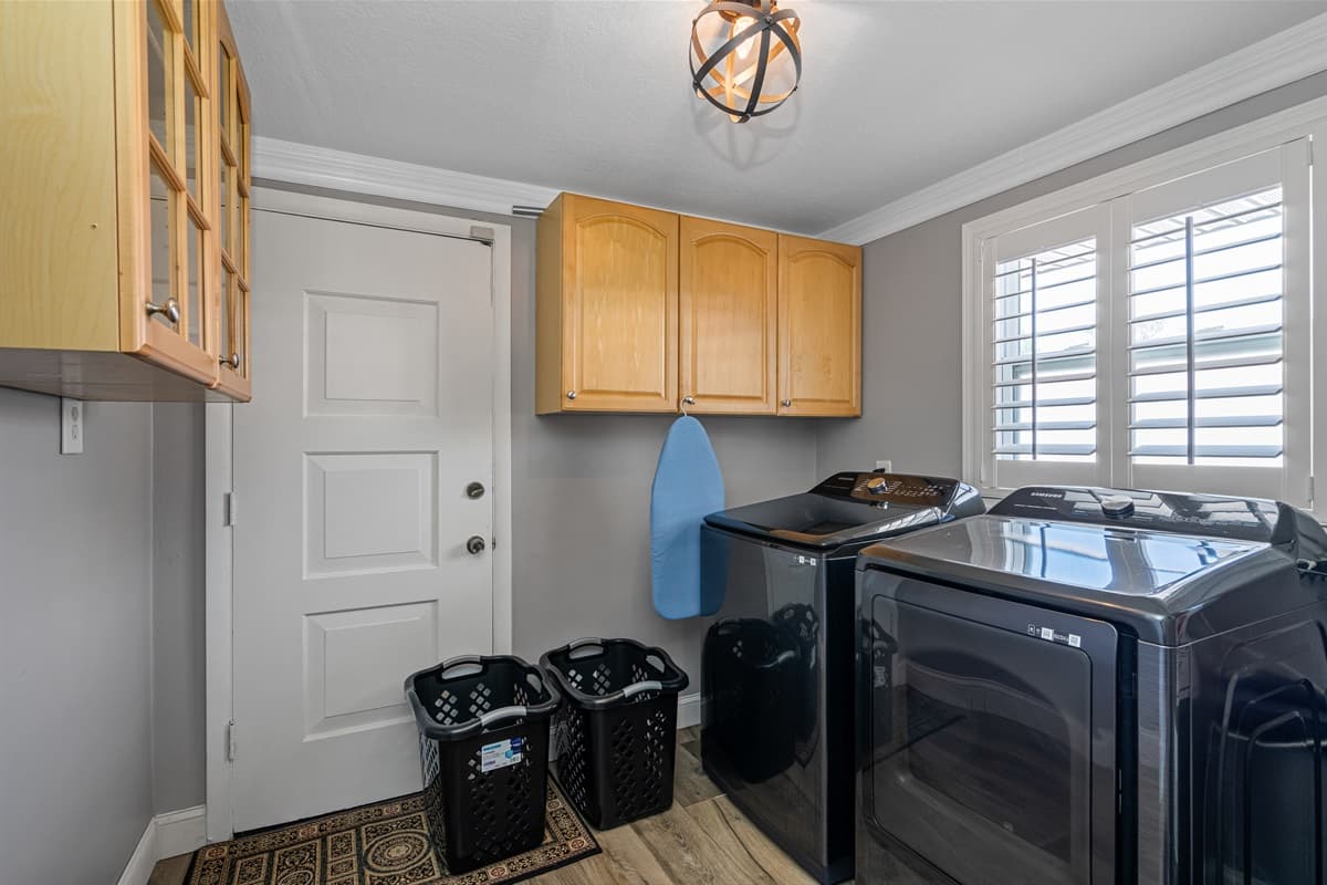 With state-of-the-art appliances, sparkling clean surfaces, and a fresh aroma that will leave you feeling invigorated, you'll actually look forward to doing your laundry!