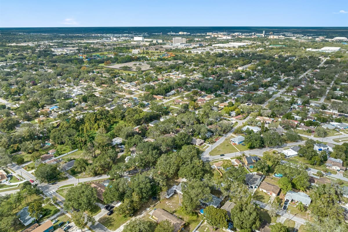Aerial view showing our wonderful and safe neighborhood and the exact location of our beautiful property. Do you like what you see? Send us an inquiry as soon as possible!