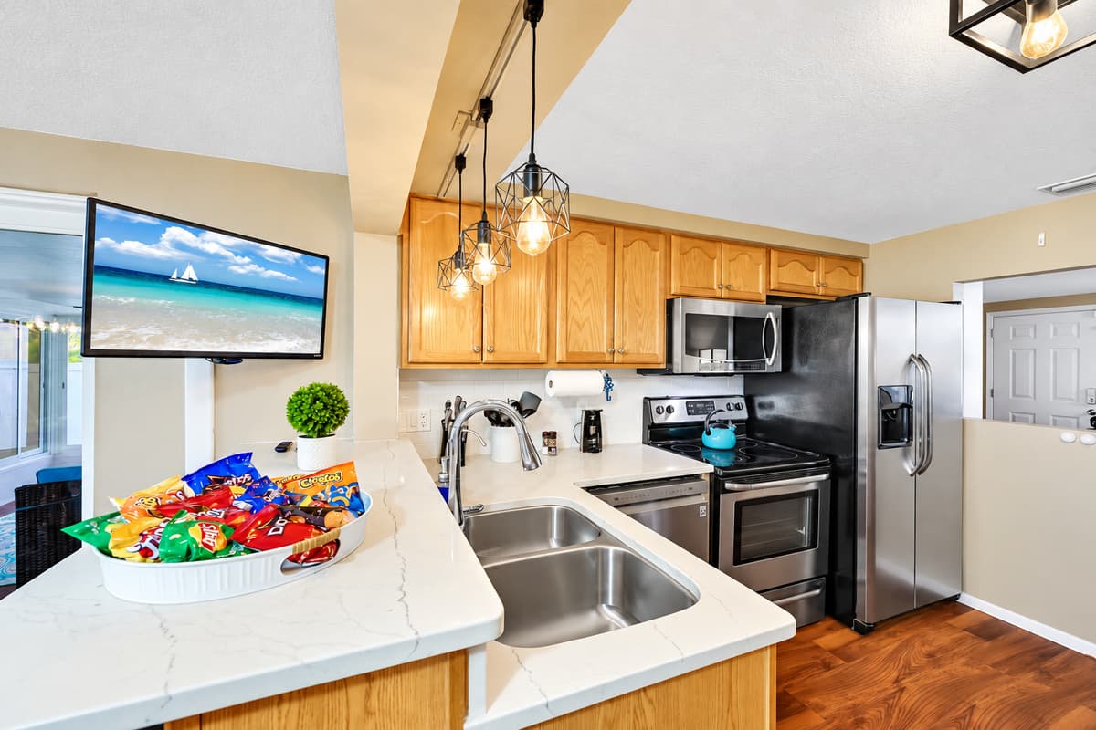 Prepare and cook food without feeling cramped  in our wonderful spacious and fully equipped kitchen. Nothing beats a home cooked meal with family and friends.