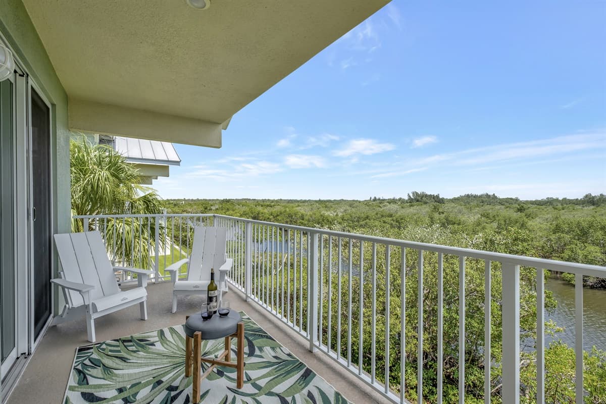 It's more than just a seating arrangement – it's an invitation to immerse yourself in nature's beauty, to reconnect with loved ones, and to savor life's simplest pleasures.