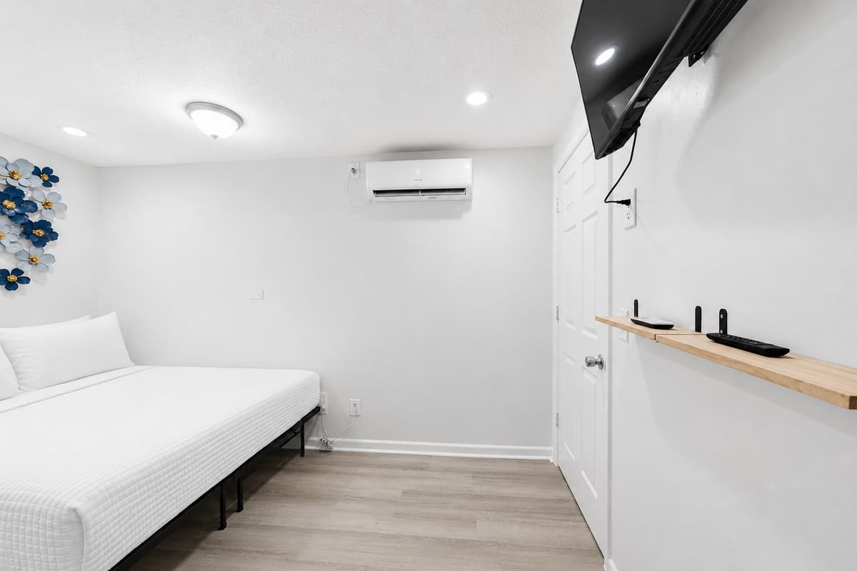 Detached studio retreat complete with Smart TV, mini-split air conditioning, and a comfortable sleeping area ideal for extended stays.