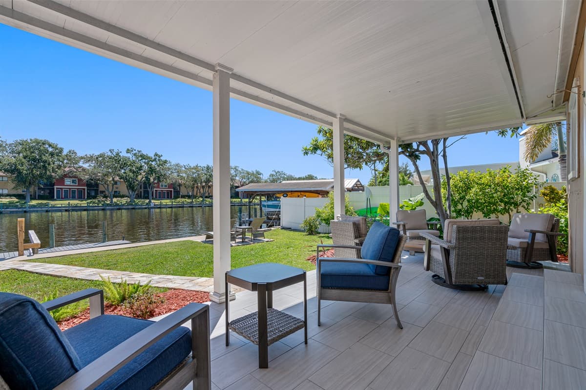 Our spacious lounge area where you could relax, bond and reminisce great memories! Bring your entire family and friends to unwind! If your are interested in this property, send us an inquiry now!