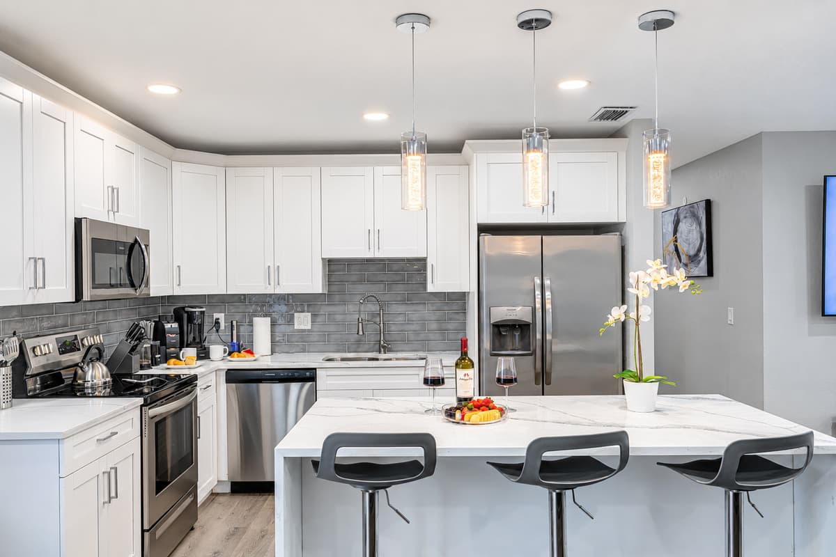 Everyone wants to join the food preparation? Our kitchen can surely accommodate everyone! Don't hesitate to send us a message if you have questions regarding the property!